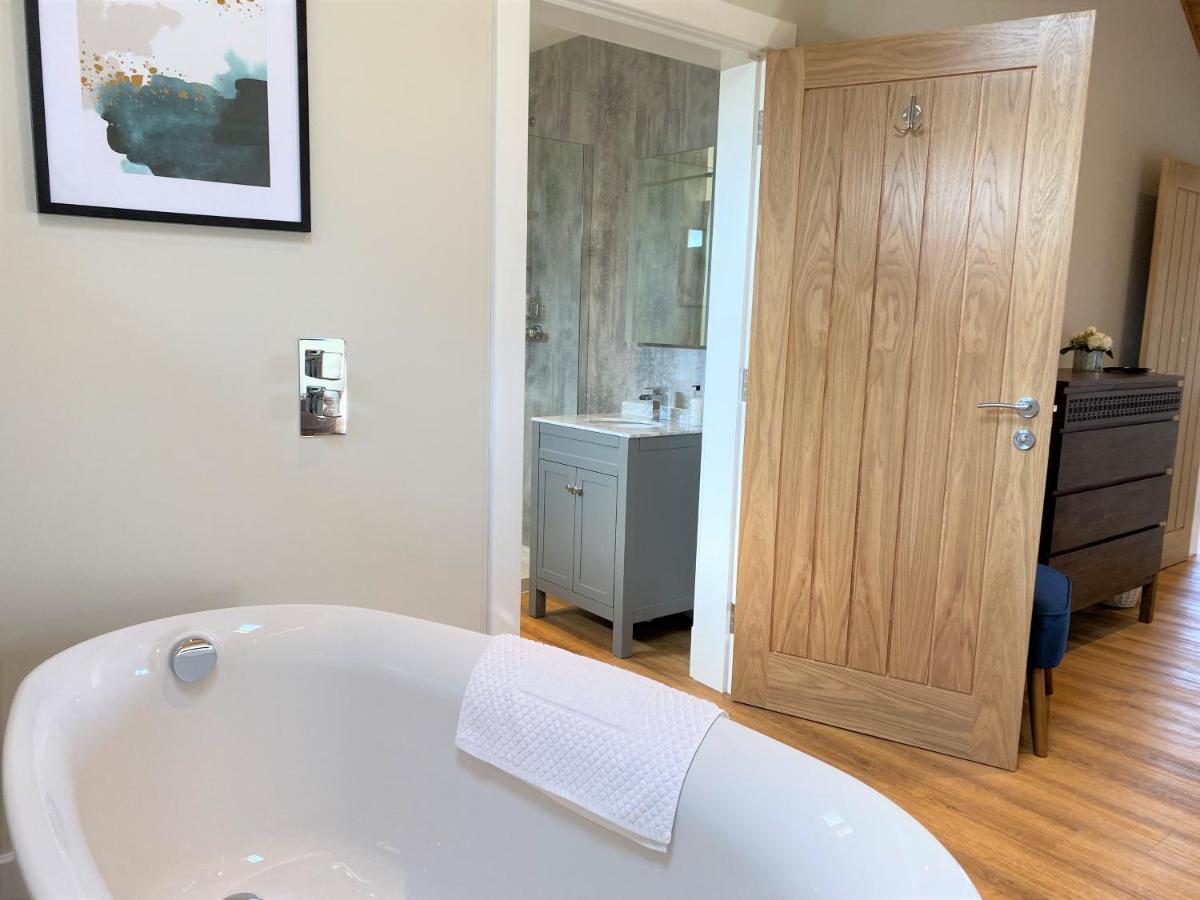 Pheasant Lodge With Hot Tub Forgandenny エクステリア 写真