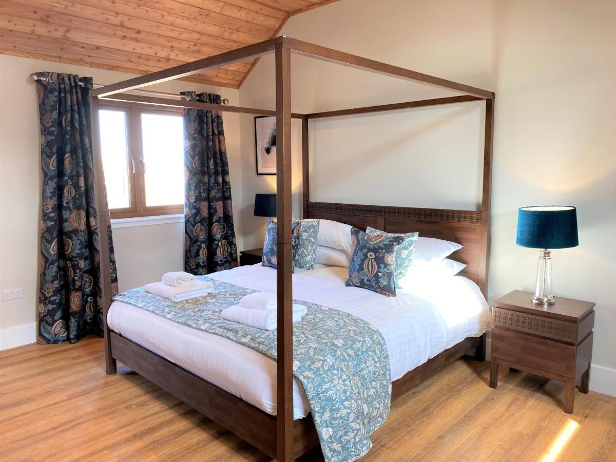 Pheasant Lodge With Hot Tub Forgandenny エクステリア 写真